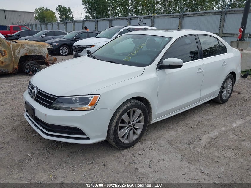 2015 Volkswagen Jetta 2.0L Trendline/2.0L Trendline+, Roof, IAAI, VIN 3VW2K7AJXFM257852 — photo 2