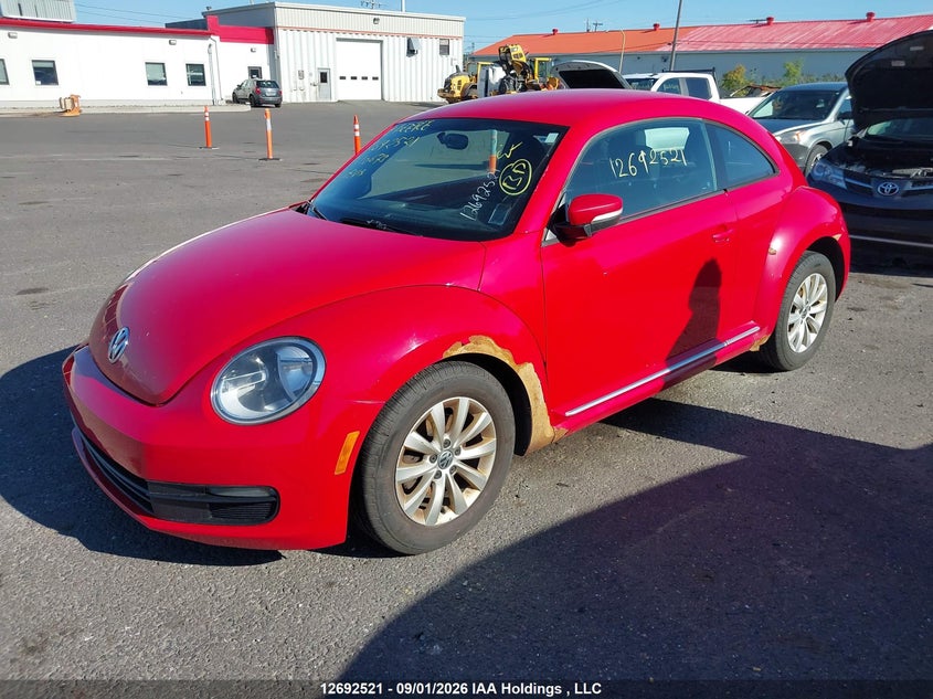 2012 Volkswagen Beetle, Right Front, IAAI, VIN 3VWHX7AT6CM620673 — photo 2