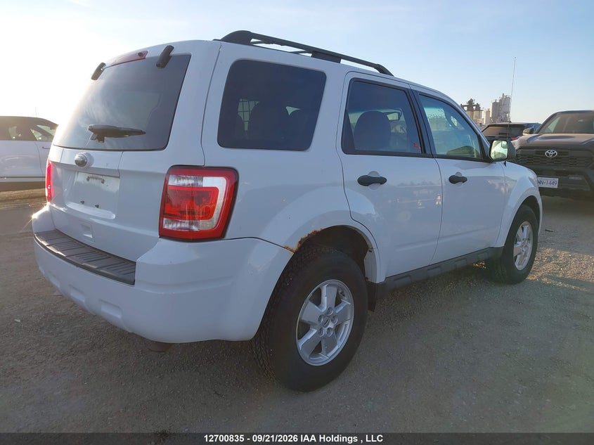 Vin: 1fmcu9d78akc86601, lot: 3106324, ford escape xlt 20104