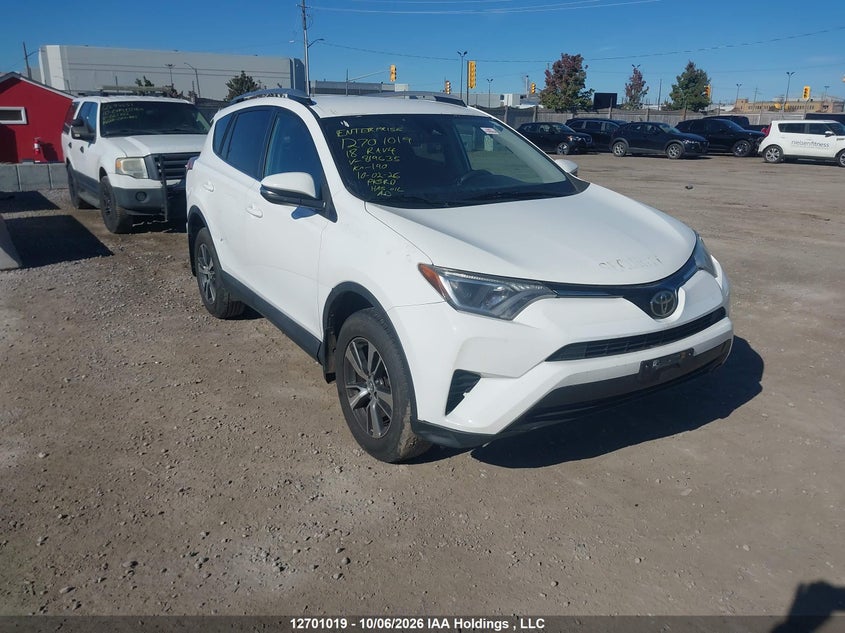 Vin: 2t3bfrev9jw819635, lot: 3106514, toyota rav4 le 2018 img_1