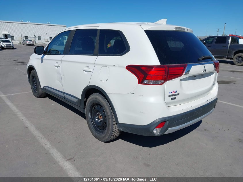 Vin: ja4az2a32jz601786, lot: 3106556, mitsubishi outlander es 20183
