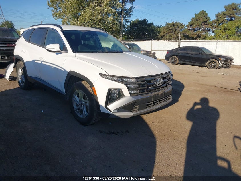 2025 Hyundai Tucson, Удар сзади, IAAI, VIN 5NMJBCDE5SH456309