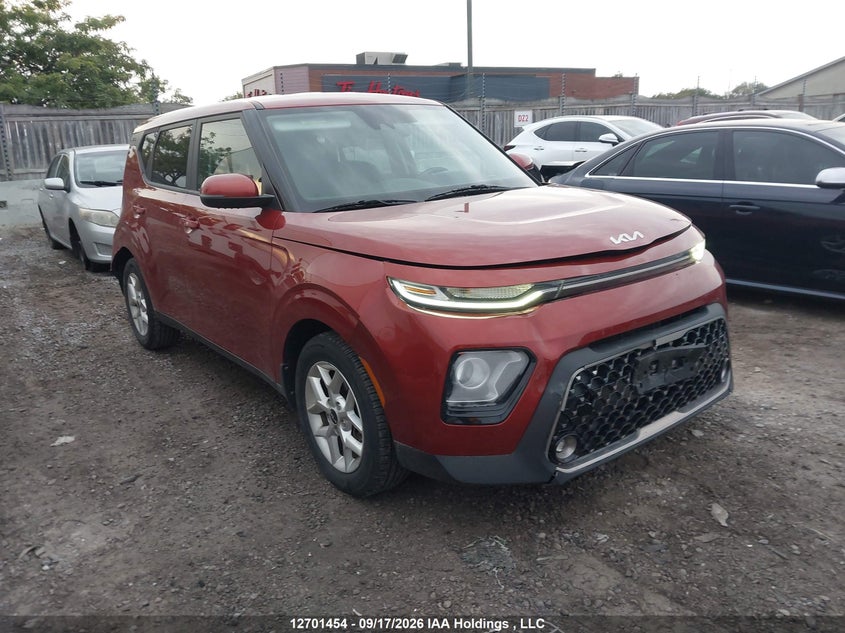 2022 Kia Soul Ex, Удар спереди, IAAI, VIN KNDJ33AU9N7809395