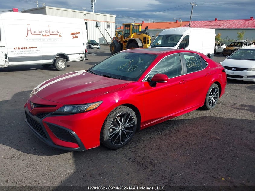 2024 Toyota Camry Xle/Se, Rear, IAAI, VIN 4T1B21HK9RU021168 — photo 2