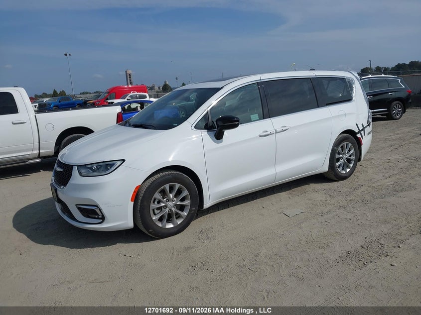 2026 Chrysler Pacifica, Rear, IAAI, VIN 2C4RC1GGXTR269236 — photo 2