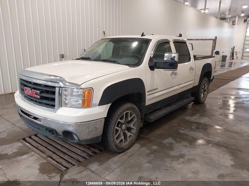 2012 GMC —, Right Side, IAAI, VIN 3GTP2VE76CG136662 — photo 2