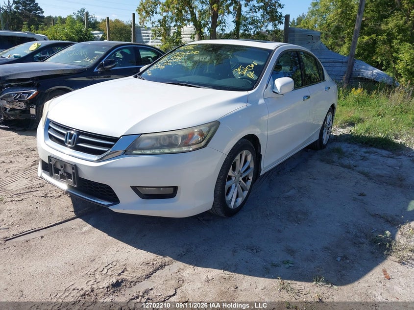 2015 Honda Accord Touring, Правый бок, IAAI, VIN 1HGCR3F99FA801668 — фото 2