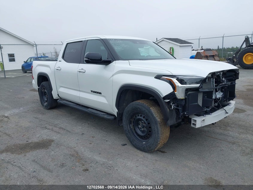 2025 Toyota Tundra Crewmax Limited/Crewmax Platinum/Crewmax 1794/Crewmax Sr/Crewmax Sr5, Удар спереду, IAAI, VIN 5TFWA5DB1SX334743