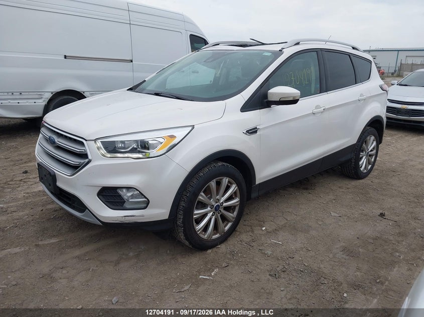 Vin: 1fmcu9j93hua70014, lot: 3109900, ford escape titanium 20172