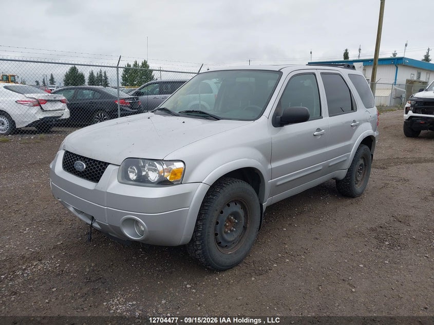 2005 Ford Escape, Rear, IAAI, VIN 1FMYU94115KB14692 — photo 2