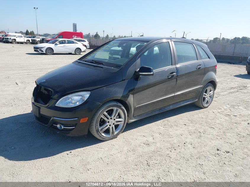 2010 Mercedes-Benz B200 T, Front, IAAI, VIN WDDFH3EB3AJ529720 — photo 2