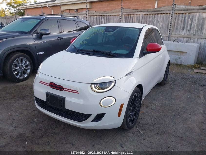 Vin: zfaffaa4xrx207037, lot: 3110402, fiat 500e red 20242