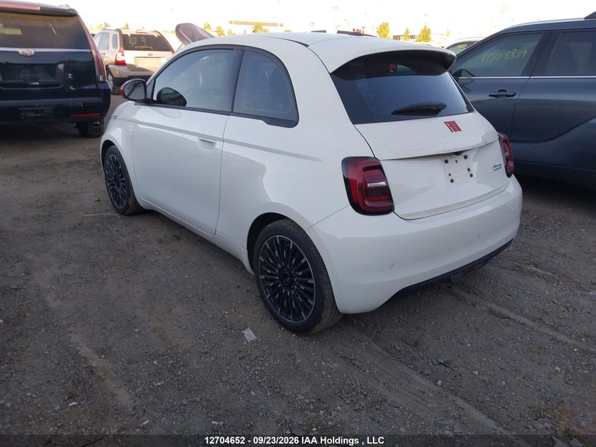 Vin: zfaffaa4xrx207037, lot: 3110402, fiat 500e red 20243