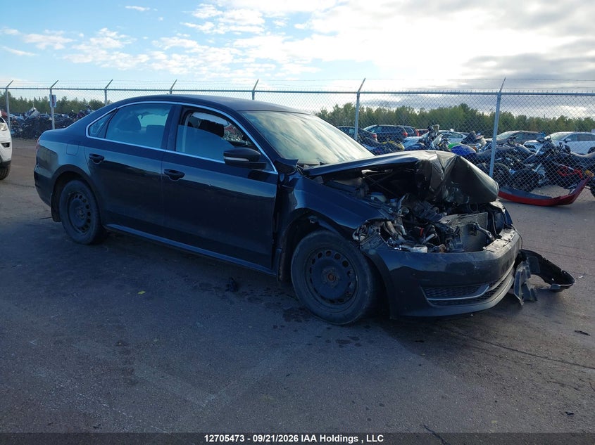 2014 Volkswagen Passat 1.8 Tsi Trendline, Front, IAAI, VIN 1VWAS7A33EC114173