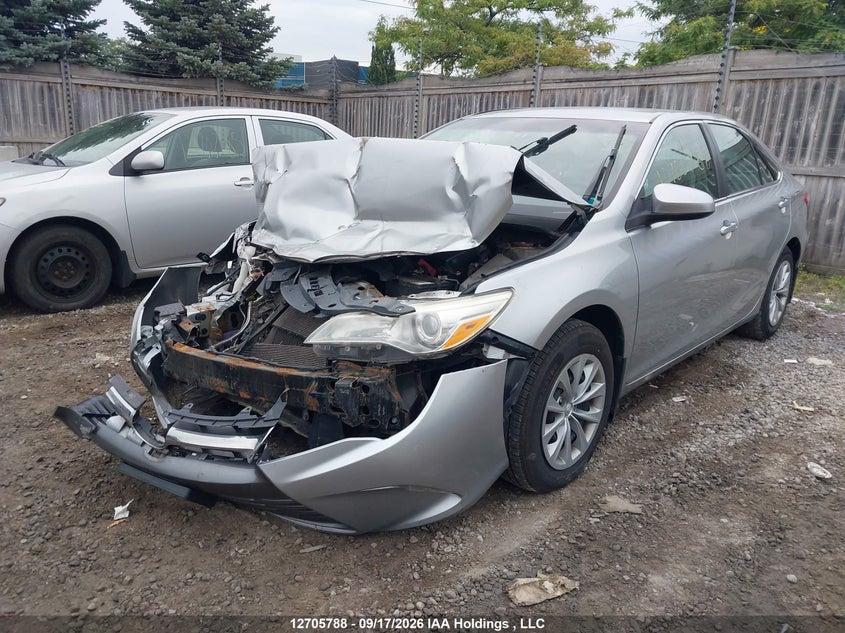 2015 Toyota Camry Le/Xle/Se/Xse, Удар спереди, IAAI, VIN 4T1BF1FK6FU009692 — фото 2