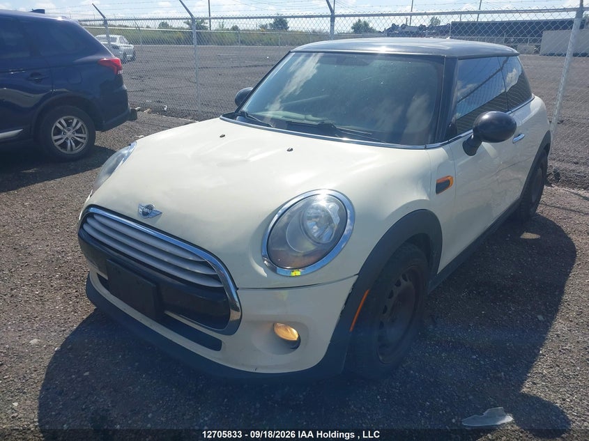 2015 Mini 3 Door Cooper, Left Side, IAAI, VIN WMWXM5C50FT939371 — photo 2
