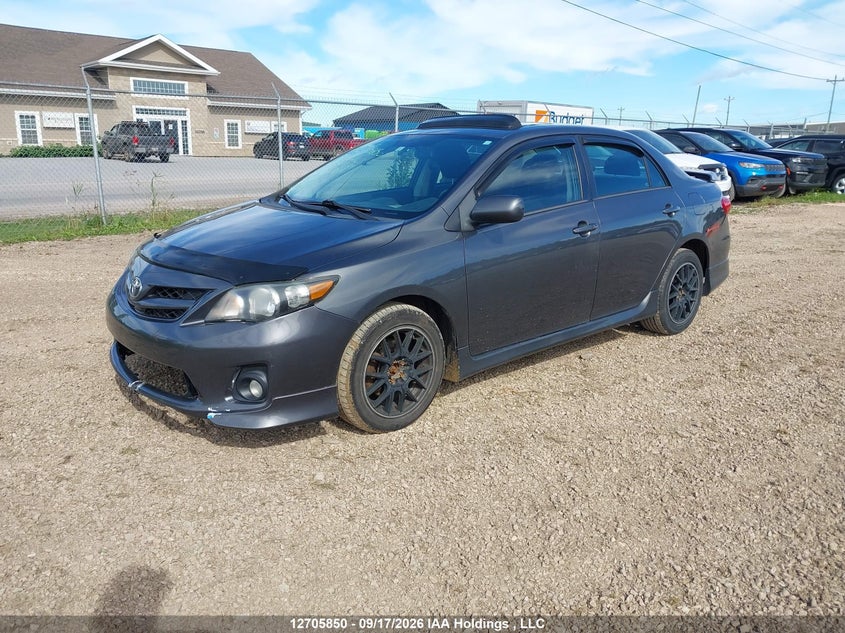 Vin: 2t1bu4ee0dc977689, lot: 3111673, toyota corolla s 20132