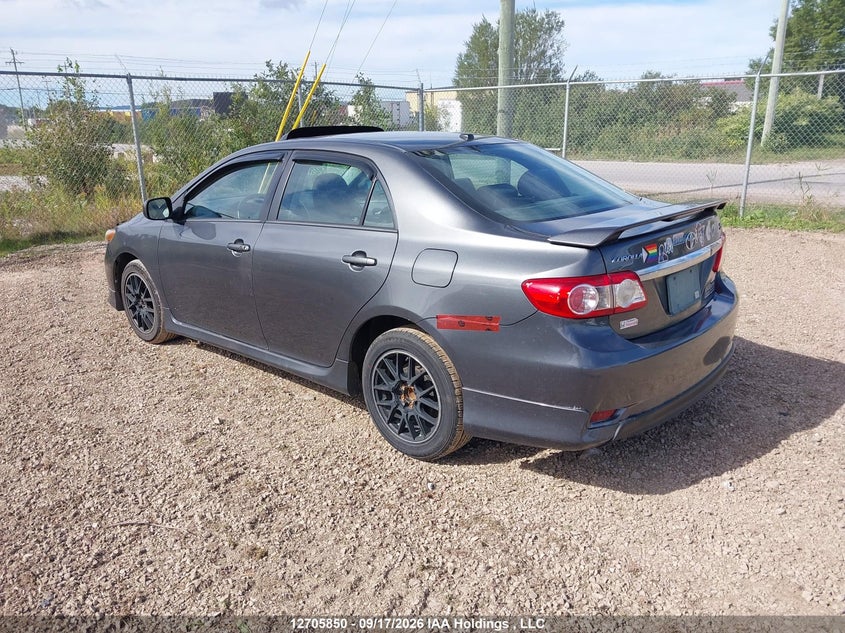 Vin: 2t1bu4ee0dc977689, lot: 3111673, toyota corolla s 20133