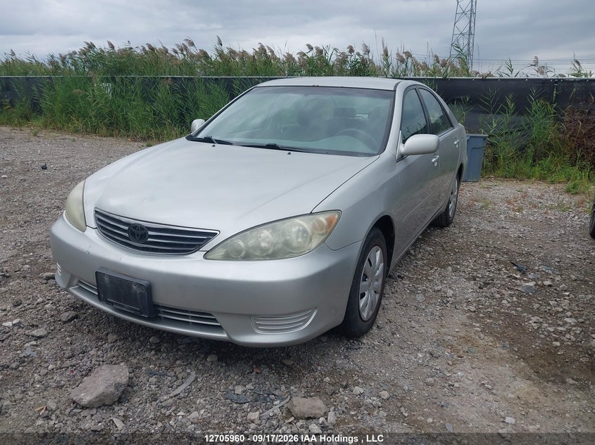 2005 Toyota Camry, Благодійність, IAAI, VIN 4T1BE32K65U082919 — фото 2
