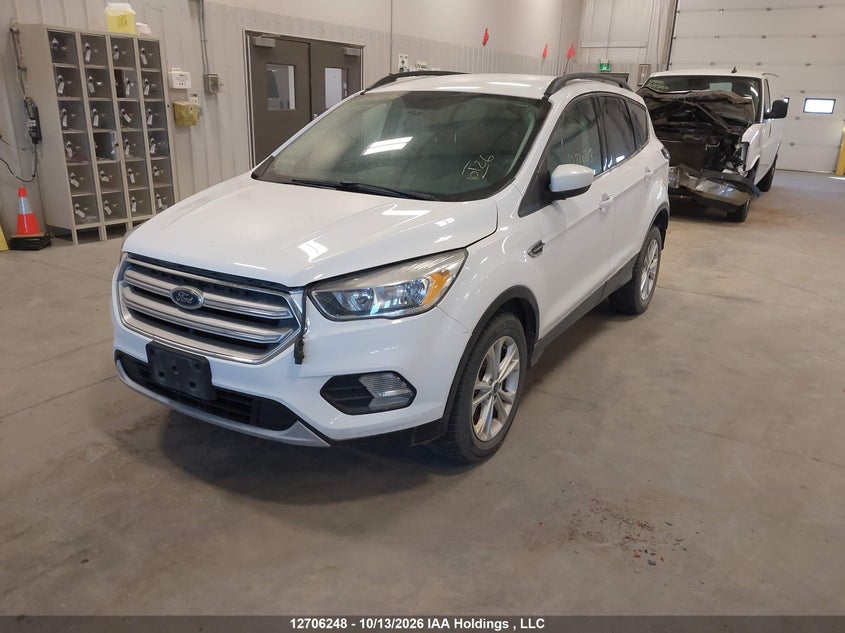 Vin: 1fmcu9gd2juc80721, lot: 3112091, ford escape se 20182