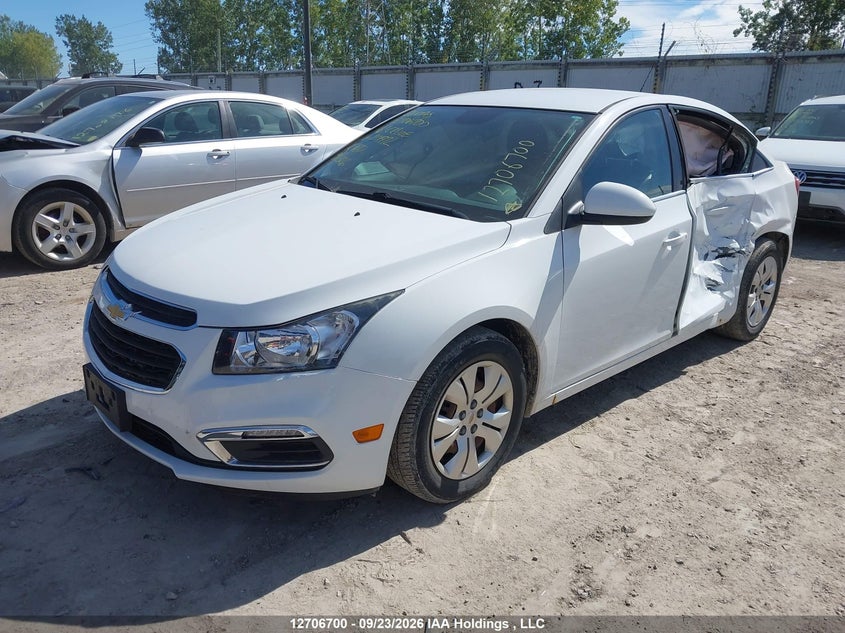 2016 Chevrolet Cruze Limited Lt, Левый бок, IAAI, VIN 1G1PE5SB4G7201972 — фото 2