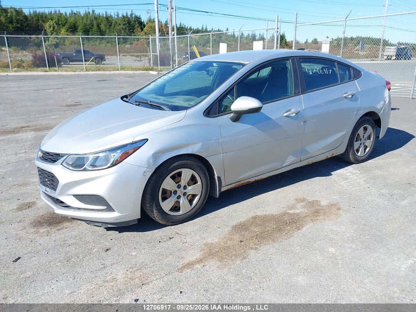 2018 Chevrolet Cruze Ls Auto, Левый бок, IAAI, VIN 1G1BC5SM4J7236424 — фото 2