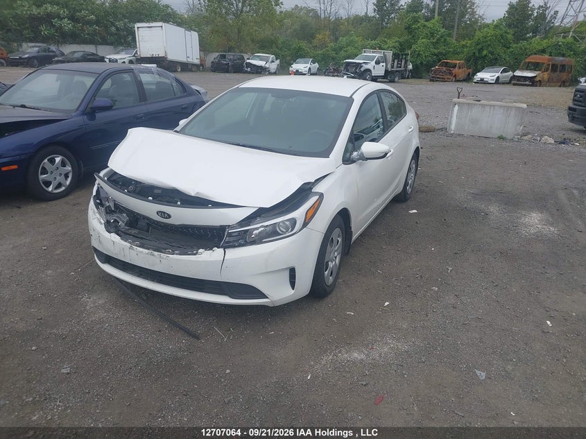2017 Kia Forte Lx, Удар спереди, IAAI, VIN 3KPFK4A77HE120405 — фото 2