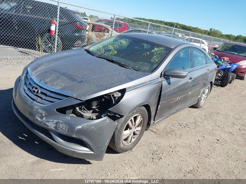 2012 Hyundai Sonata, Удар спереду, IAAI, VIN 5NPEB4AC2CH490206 — фото 2