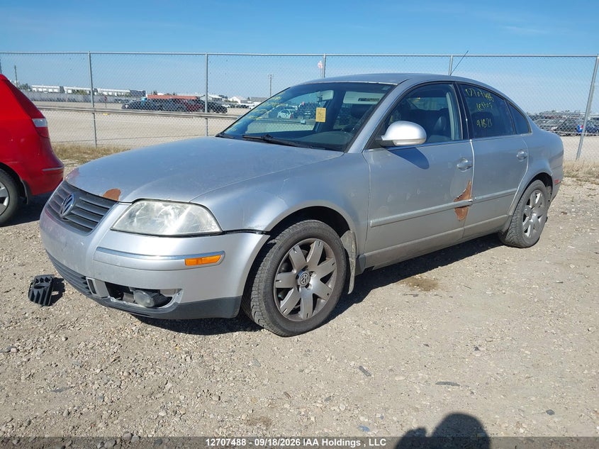 2005 Volkswagen Passat Gls, Front, IAAI, VIN WVWAD63B55P025337 — photo 2