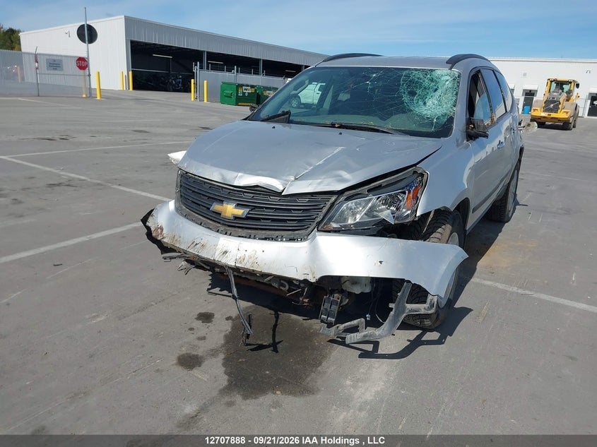 2017 Chevrolet Traverse, По кругу, IAAI, VIN 1GNKVFED3HJ109087 — фото 2