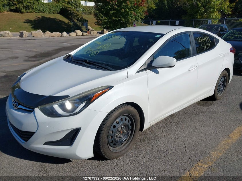 2015 Hyundai Elantra, Правый бок, IAAI, VIN 5NPDH4AE6FH559429 — фото 2