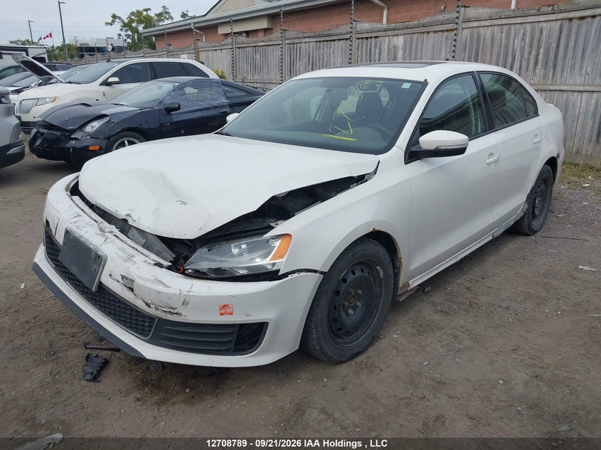 2011 Volkswagen Jetta Se, Front, IAAI, VIN 3VWBX7AJ8BM045916 — photo 2