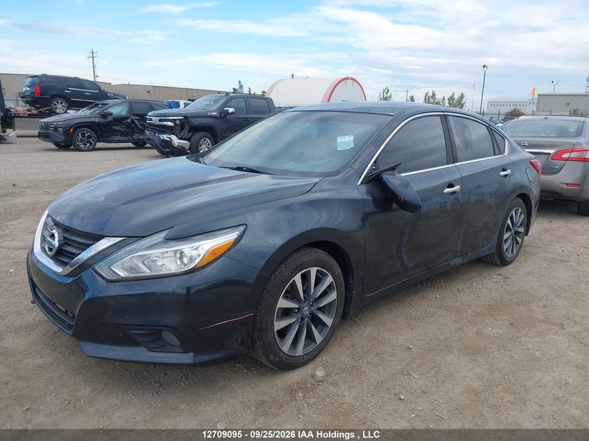 2017 Nissan Altima 2.5/S/Sv/Sl/Sr, Левый бок, IAAI, VIN 1N4AL3AP6HN333851 — фото 2