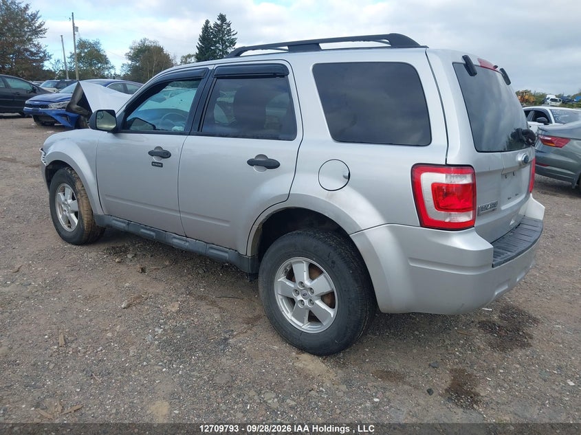Vin: 1fmcu9d74akc97403, lot: 3115953, ford escape xlt 20103