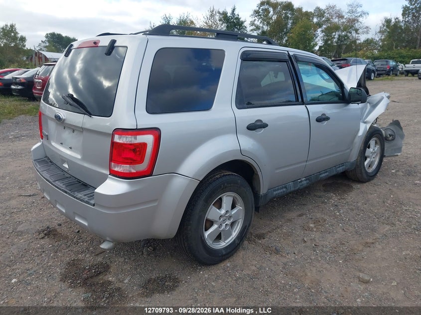 Vin: 1fmcu9d74akc97403, lot: 3115953, ford escape xlt 20104