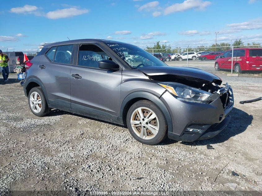 2018 Nissan Kicks S/Sr/Sv, Front, IAAI, VIN 3N1CP5CU8JL511385