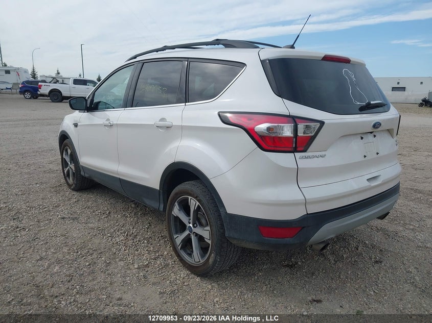 Vin: 1fmcu9g95huc29235, lot: 3116113, ford escape se 20173