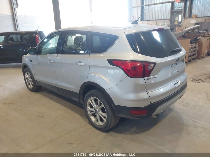 Vin: 1fmcu9gd6kua27368, lot: 3118103, ford escape se 20193