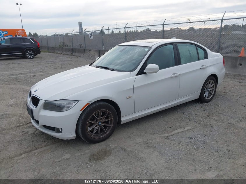 2011 BMW 3er, Charity, IAAI, VIN WBAPG7C59BA794937 — photo 2
