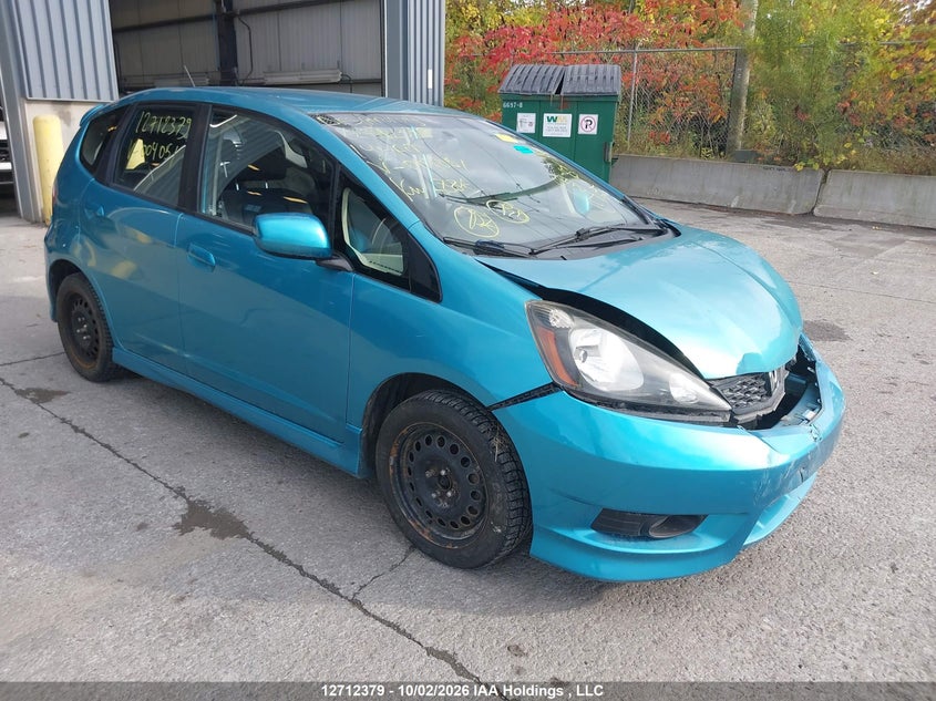 2014 Honda Fit Sport, Удар спереди, IAAI, VIN LUCGE8H70E3004051