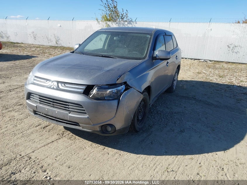 2014 Mitsubishi Outlander Es, Front, IAAI, VIN JA4AD2A32EZ600707 — photo 2