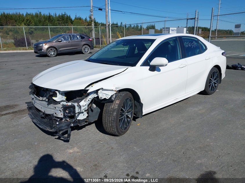 2023 Toyota Camry Hybrid Se, Front, IAAI, VIN 4T1B21HK2PU018948 — photo 2