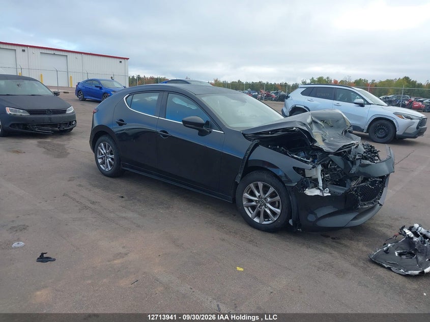 2021 Mazda Mazda3 Gx, Удар спереди, IAAI, VIN JM1BPAK79M1300320
