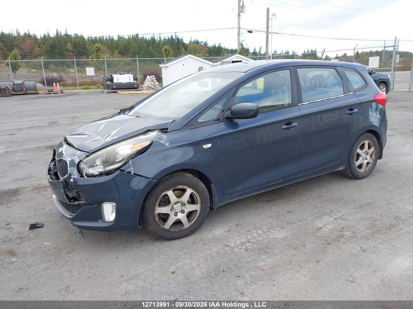 2015 Kia Rondo Lx/Lx Value/Lx Value W/3Rd Row/Lx Winter Edition/Lx Winter Edition W/3Rd Row, Удар спереди, IAAI, VIN KNAHT8A30F7077790 — фото 2