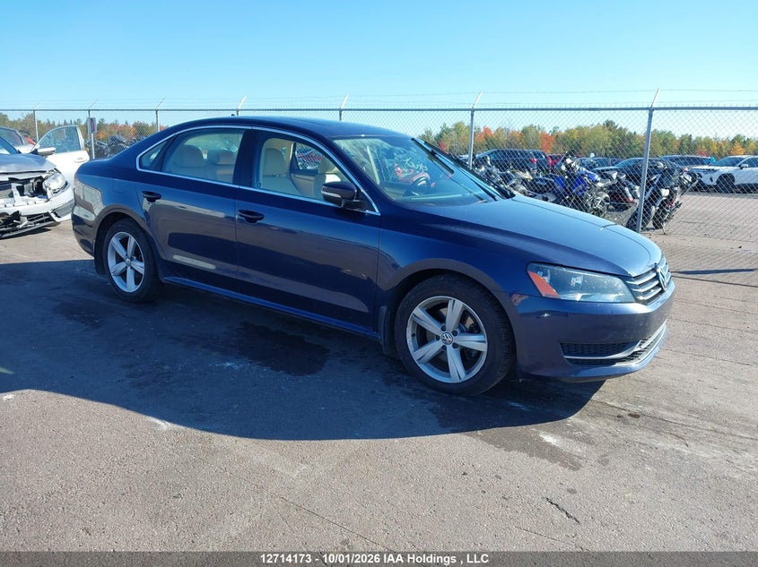 2015 Volkswagen Passat 1.8 Tsi Comfortline, Левый бок, IAAI, VIN 1VWBS7A38FC031327