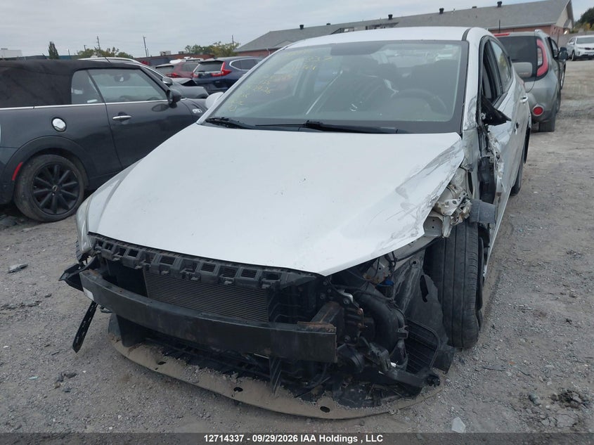 Vin: 5npd74lf2hh144989, lot: 3120885, hyundai elantra se 20172