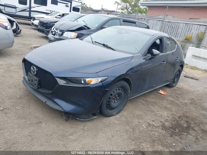 2019 Mazda 3, Water, IAAI, VIN JM1BPALM2K1106004 — photo 2
