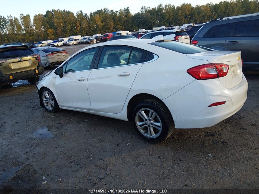 Vin: 1g1be5sm7j7233303, lot: 3121143, chevrolet cruze lt auto 20183
