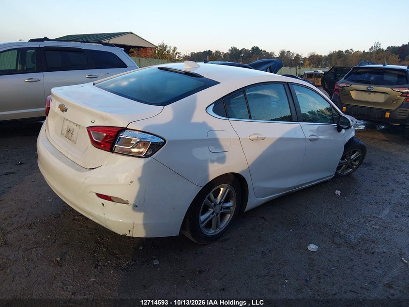 Vin: 1g1be5sm7j7233303, lot: 3121143, chevrolet cruze lt auto 20184