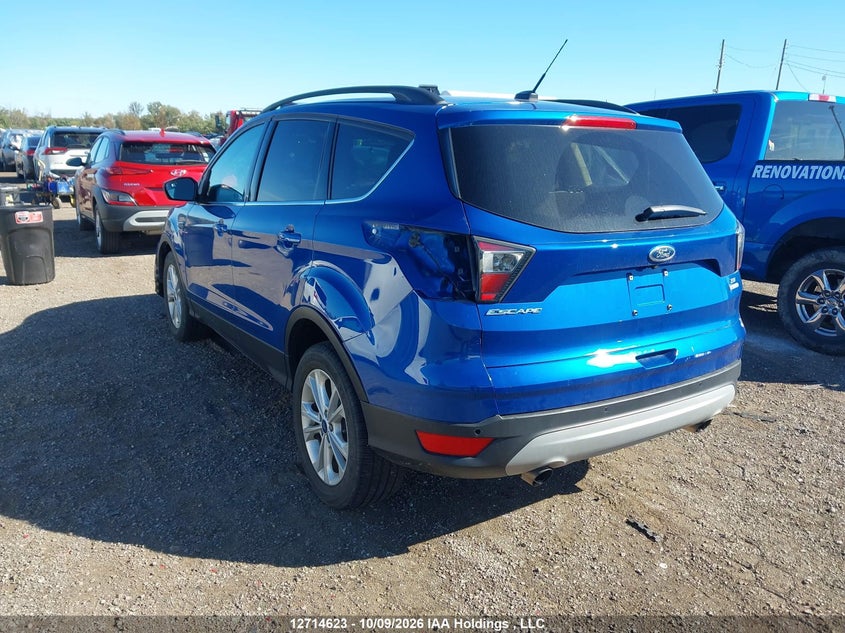 Vin: 1fmcu0gd0hua96383, lot: 3121173, ford escape se 20173